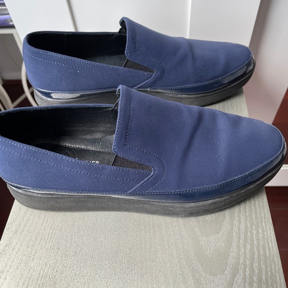 Women’s Donald Pliner style Meg Navy Loafers Size 9.5M - Picture 2 of 6